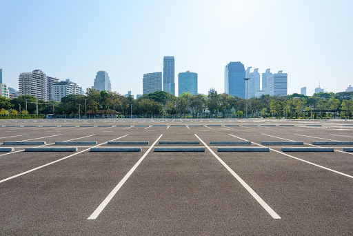 asphalt paving for commercial parking lot