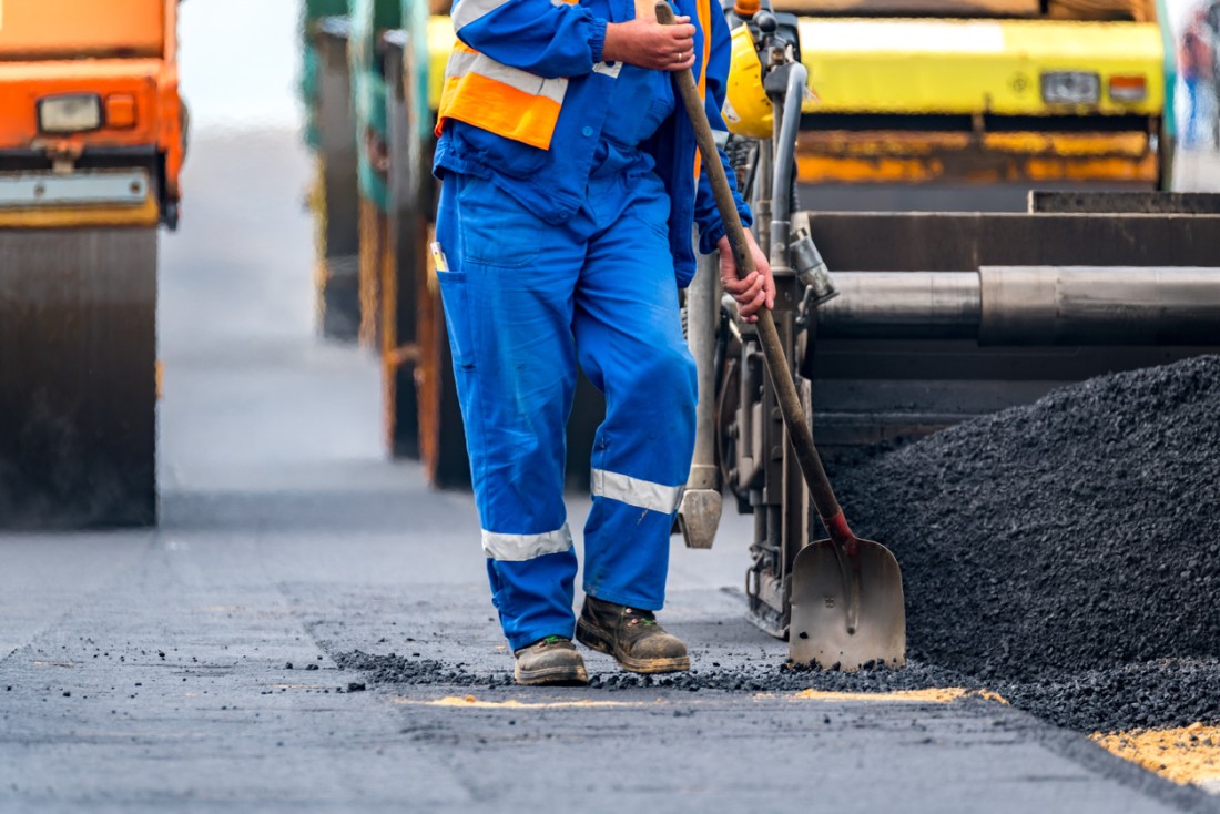 Technology | Ajax Paving | FL &amp; MI - iStock-607775824